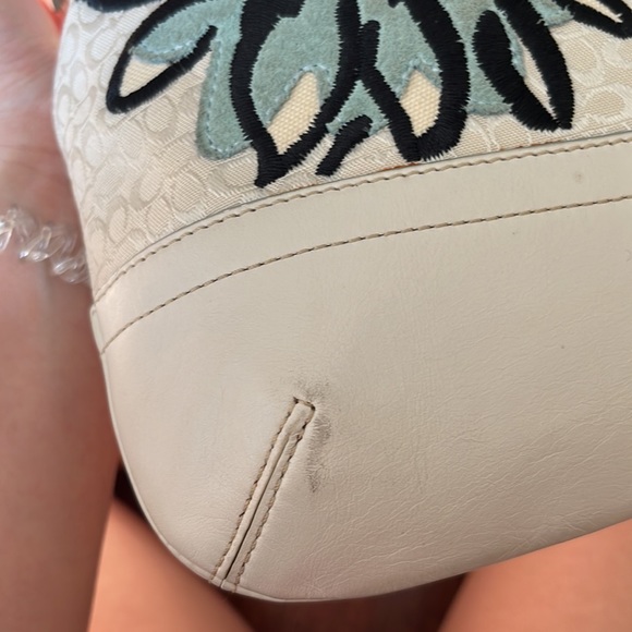 COACH Signature White Crossbody Shoulder Bag w/ Embroidered Floral & Bee Design - Picture 8 of 13